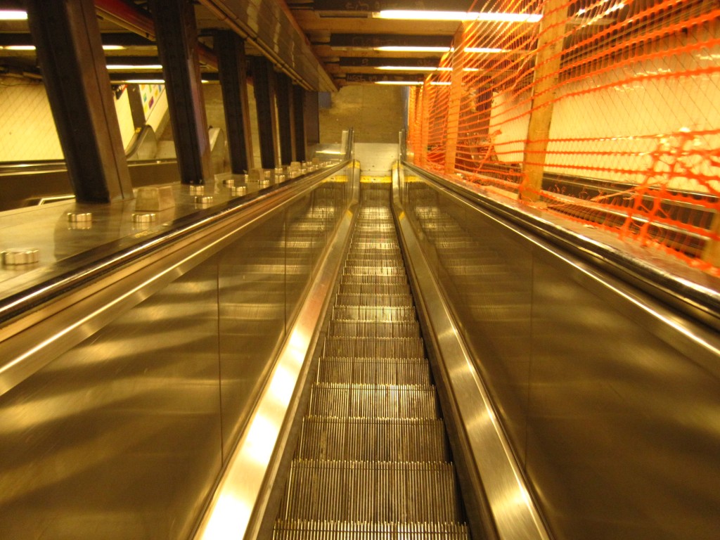 Andrew Carter - Escalator